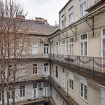 Central Elegance