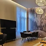 Central Elegance