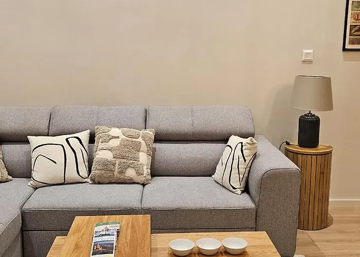 Central Elegance